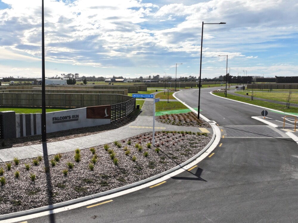 Falcons Run Rolleston Entrance.b
